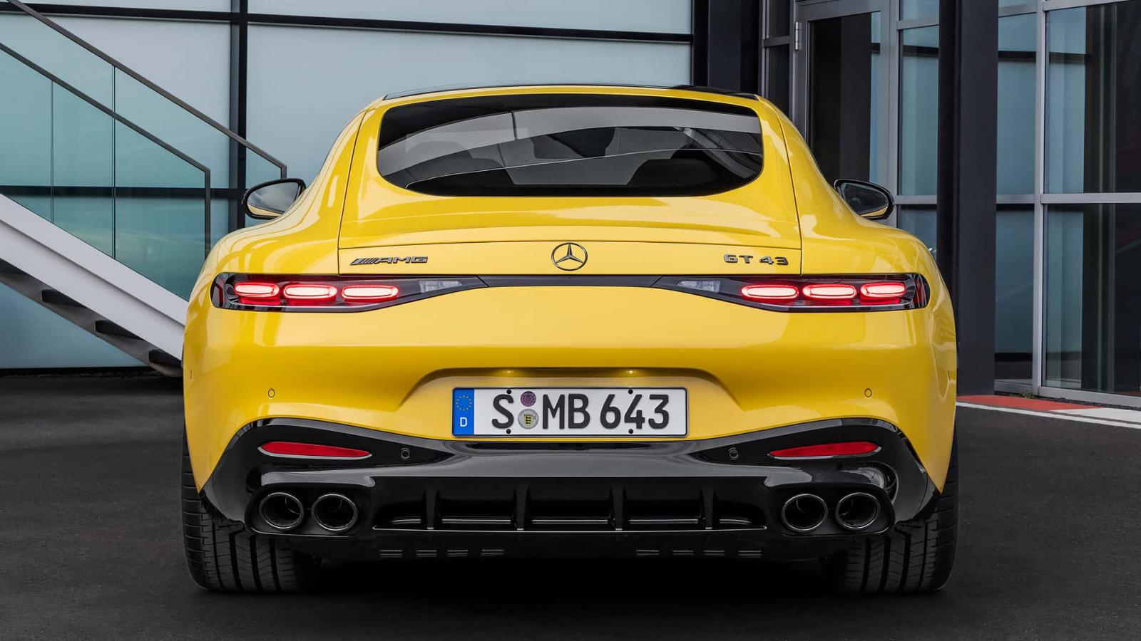 Πρεμιέρα με 421 ίππους για τη νέα Mercedes-AMG GT 43 Coupe